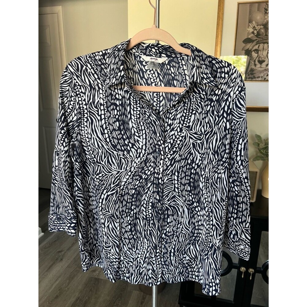 ALIA Petites Button-Up Blouse